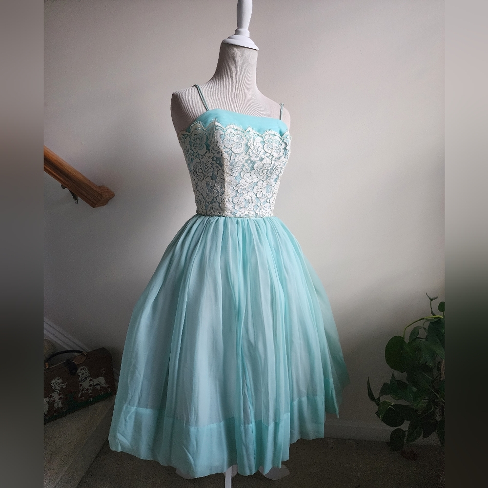 Rare 1950s Pinup Vintage Blue Chiffon Fit & Flare Dress White Lace Shelf Bust S - Picture 5 of 14